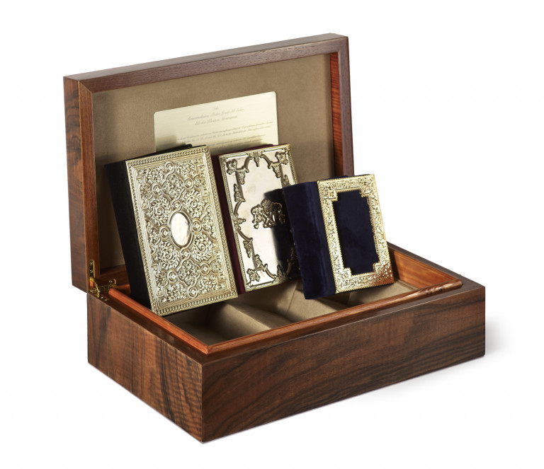 Image:
                        Lot 259