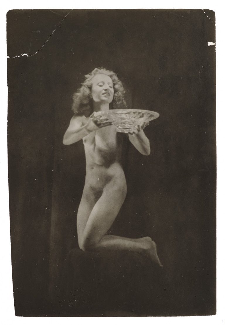 Image:
                        Lot 681