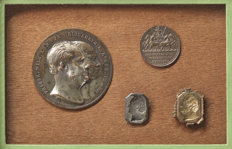 Image:
                        Lot 421