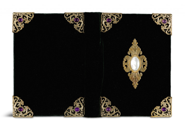 Image:
                        Lot 271