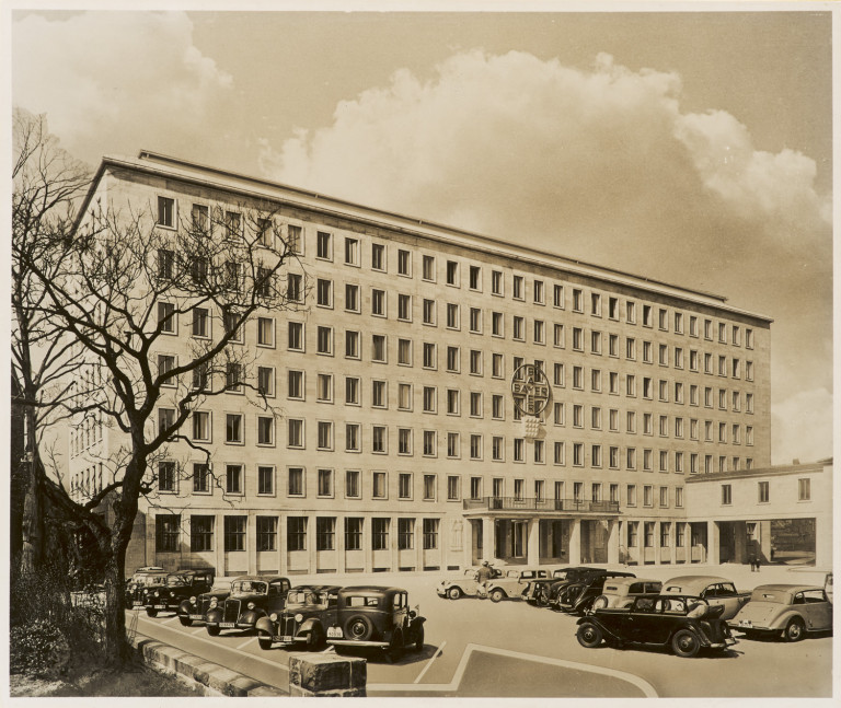 Image:
                        Lot 1726