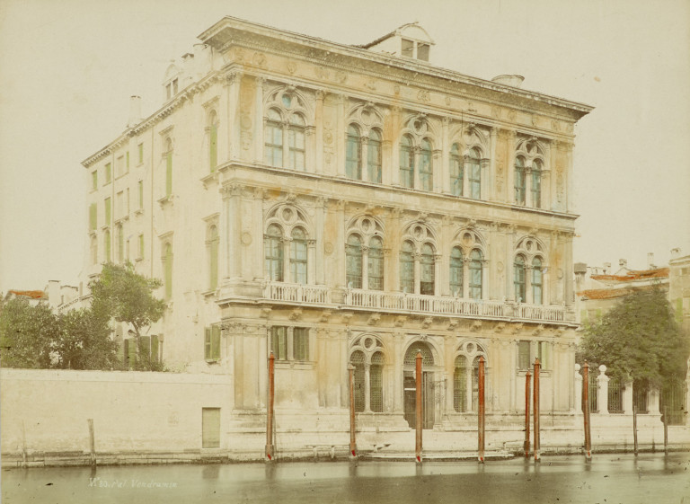 Image:
                        Lot 1401