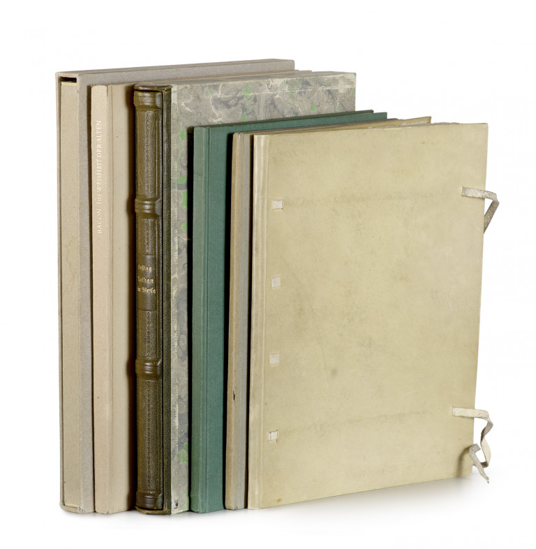 Image:
                        Lot 762