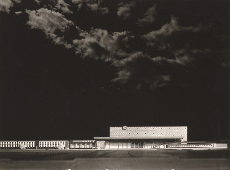 Image:
                        Lot 1375