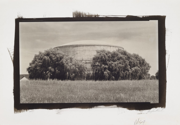 Image:
                        Lot 452