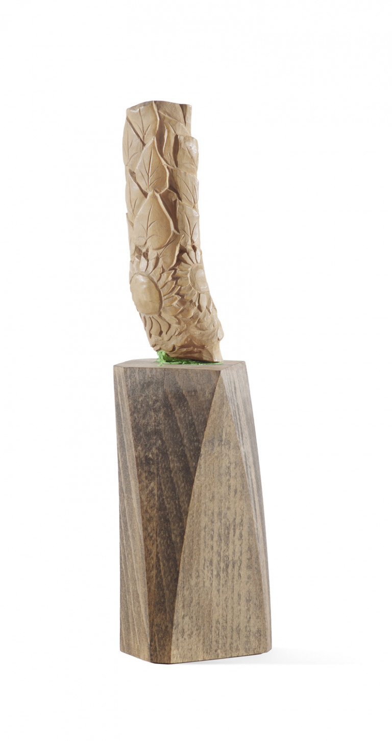 Image:
                        Lot 1052