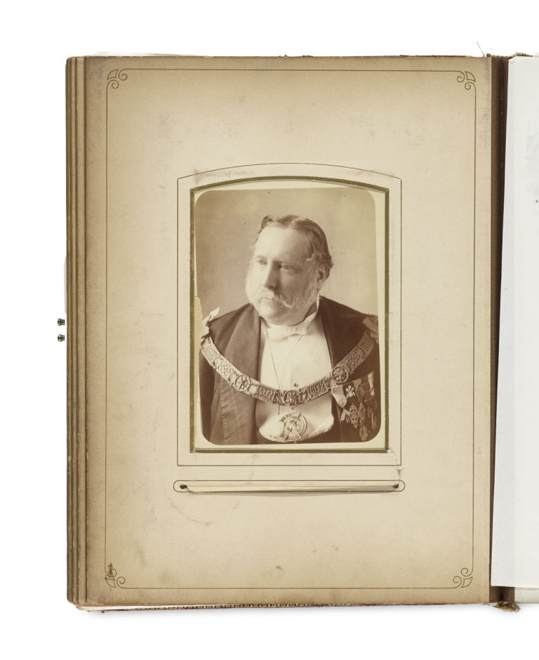 Image: 1