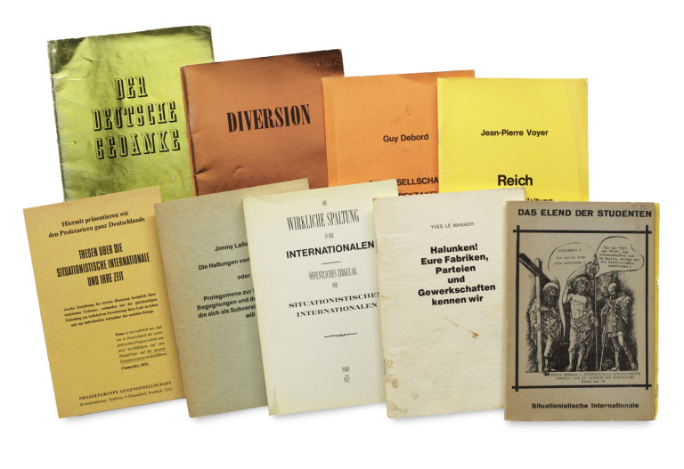 Image:
                        Lot 879